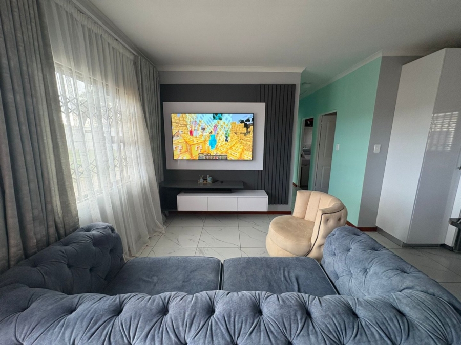  Bedroom Property for Sale in Cove Rock Eastern Cape